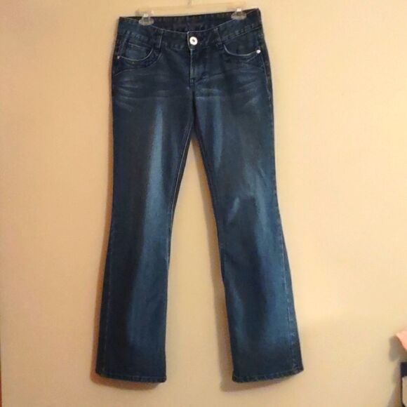 Guess jeans Women's‎ size 29 or size 8 medium wash rhinestone emblem back pocket - Picture 1 of 5